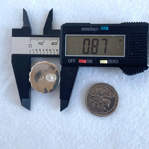 Sterling Silver 925 Hollow Modernist Sculptural Scalloped Shell Stud Earrings - Picture 16 of 16